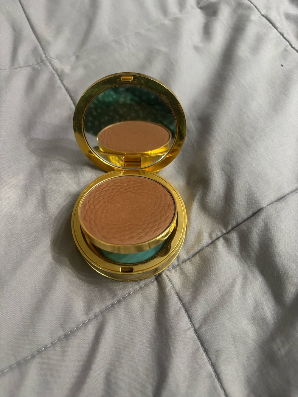 Gucci Pressed Powder Bronzer - Warm Brown Shade (used 3 times )